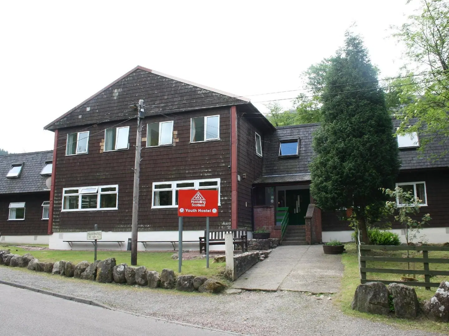 Glen Nevis Youth Hostel EXTERIOR