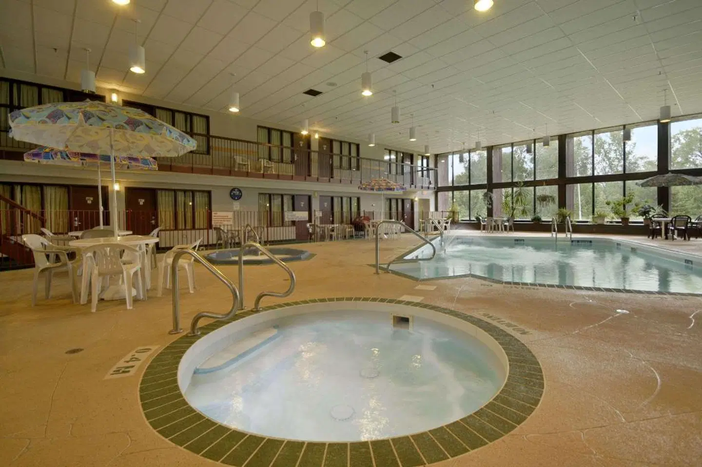 Howard Johnson by Wyndham Portage La Prairie Hallenbad