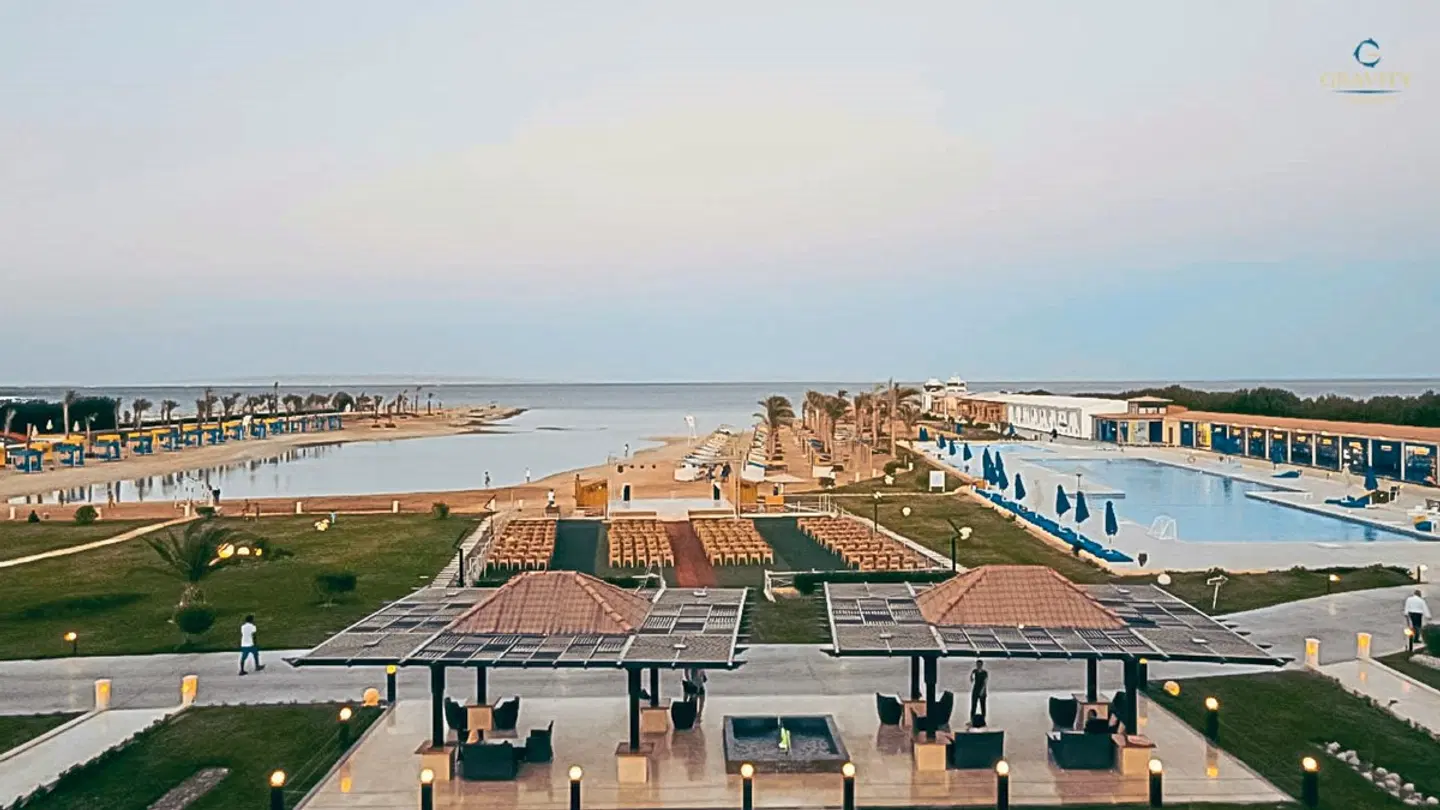 Gravity Hotel & Aqua Park Hurghada Terrasse