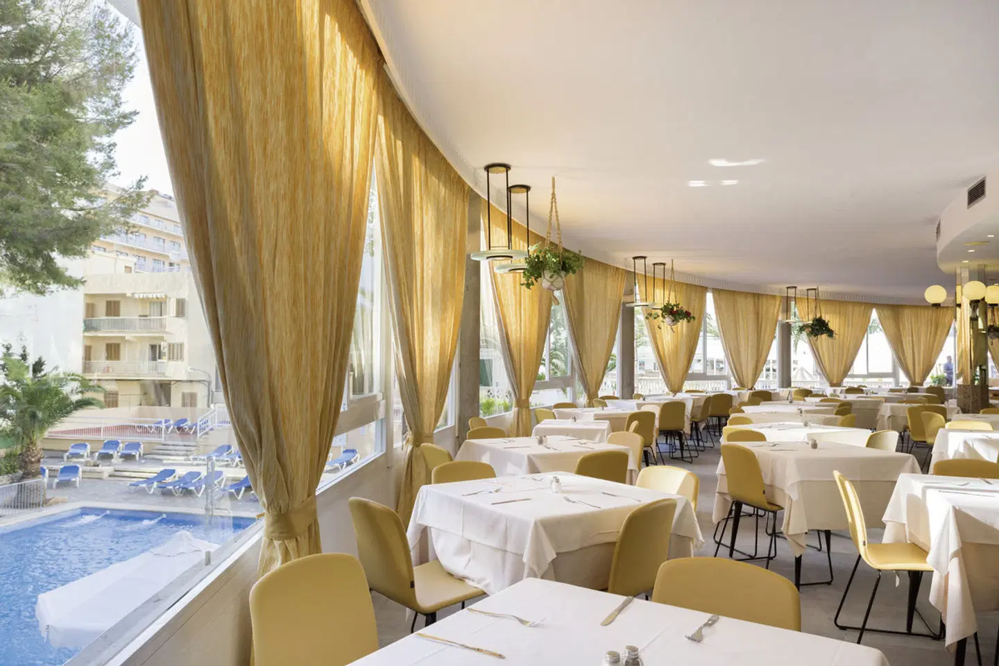 Tal Affiliated by FERGUS Restaurant