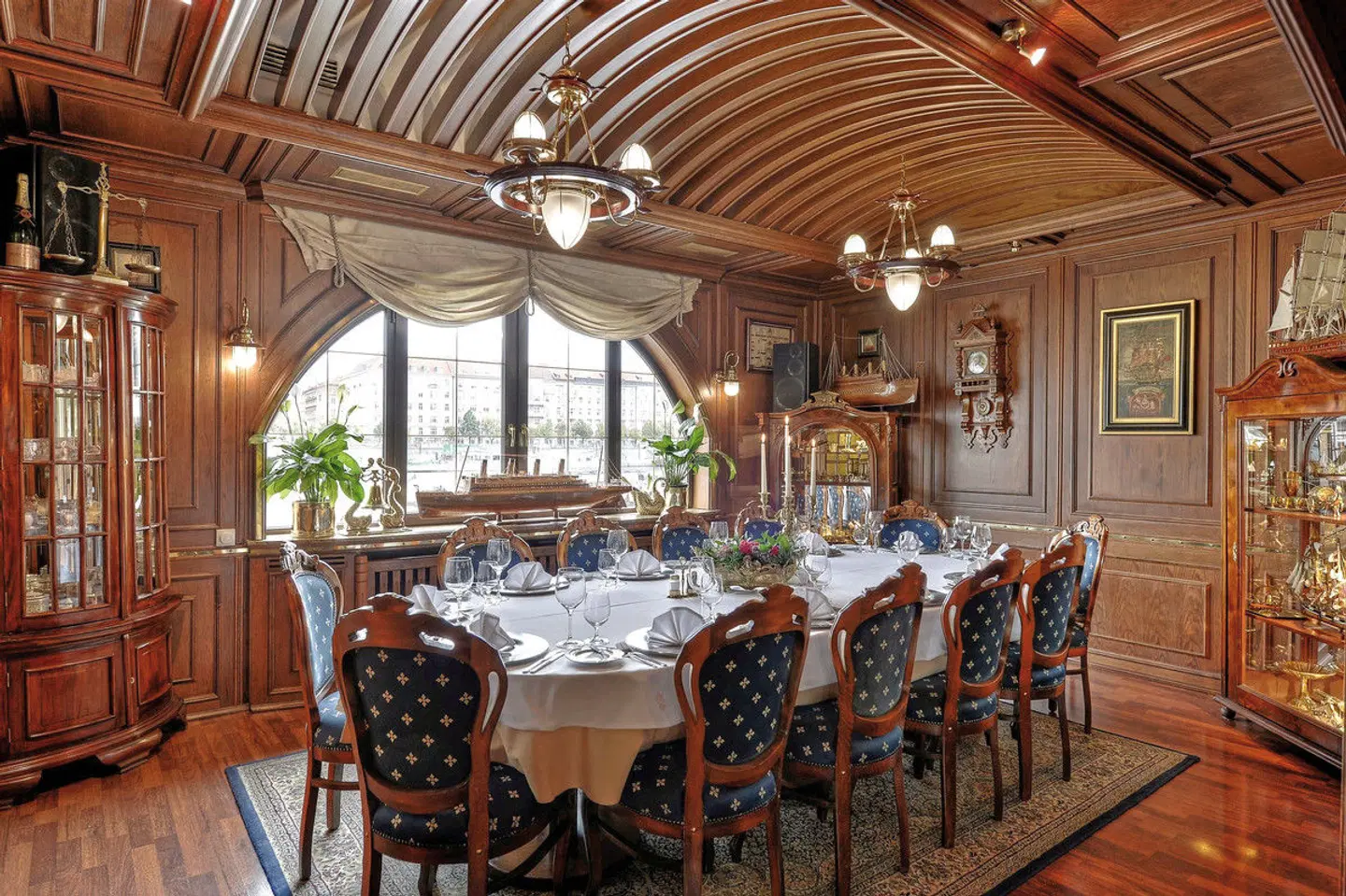 Botel Admiral Restaurant