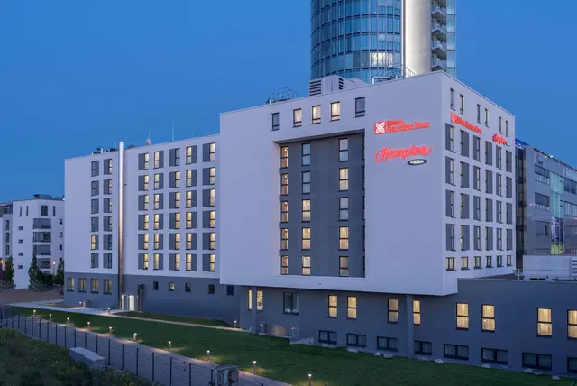 Hilton Garden Inn Munich City West EXTERIOR