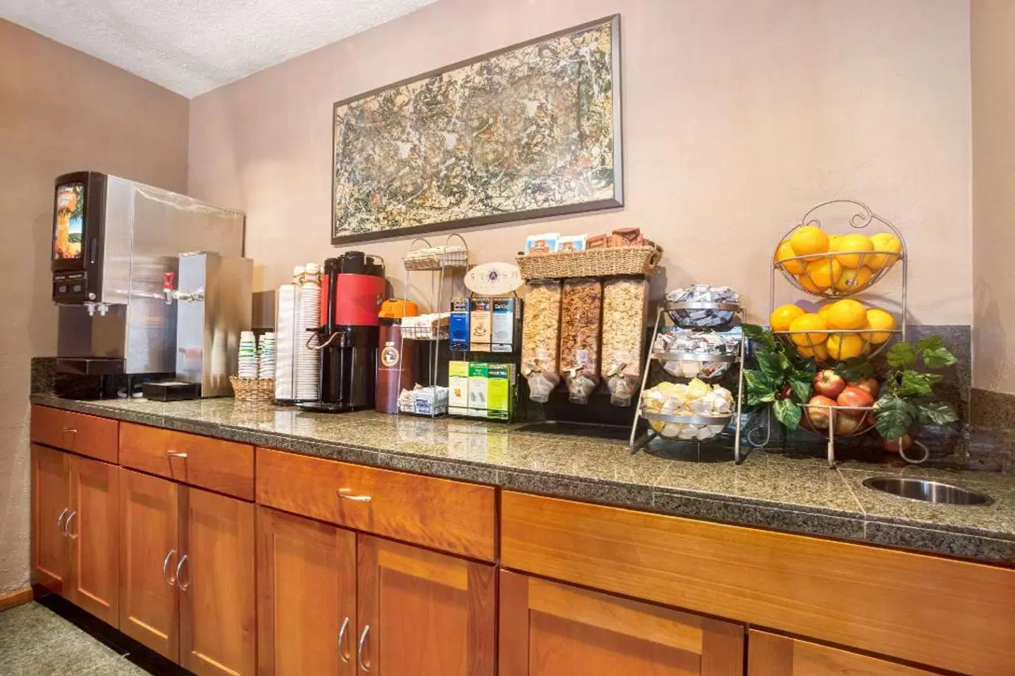 Travelodge Seattle by the Space Needle Bar