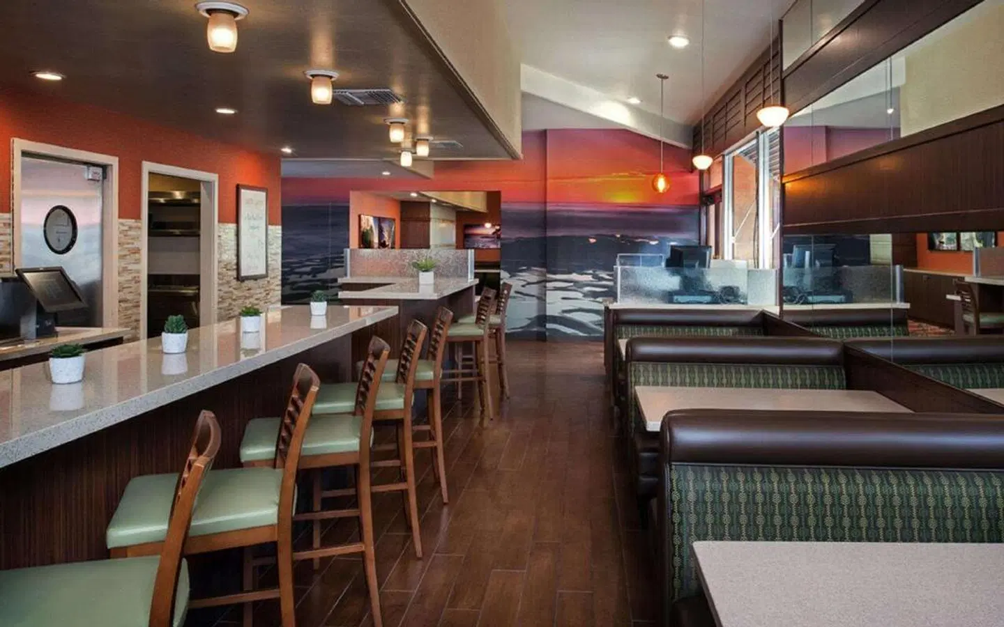 Best Western Seven Seas Bar