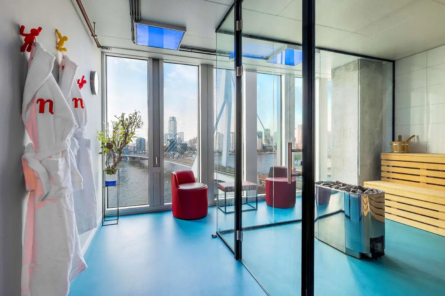 nhow Rotterdam Hallenbad