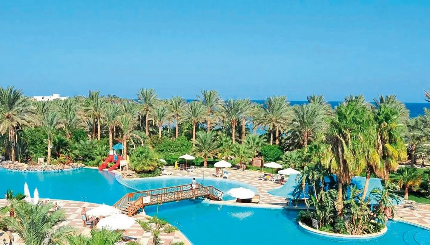 Brayka Bay Resort OUTDOOR_POOL