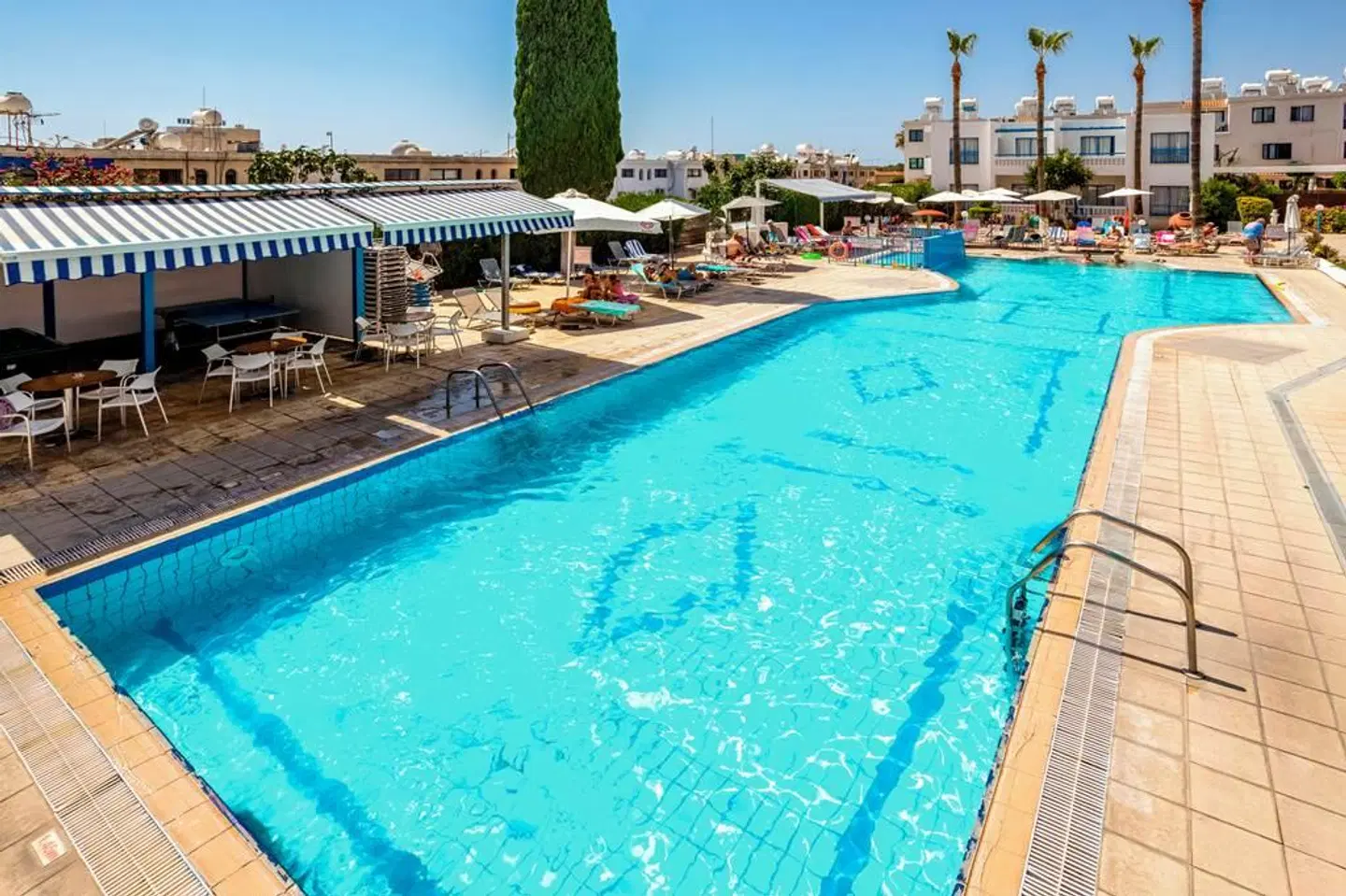 Kefalonitis Hotel Apartments OUTDOOR_POOL