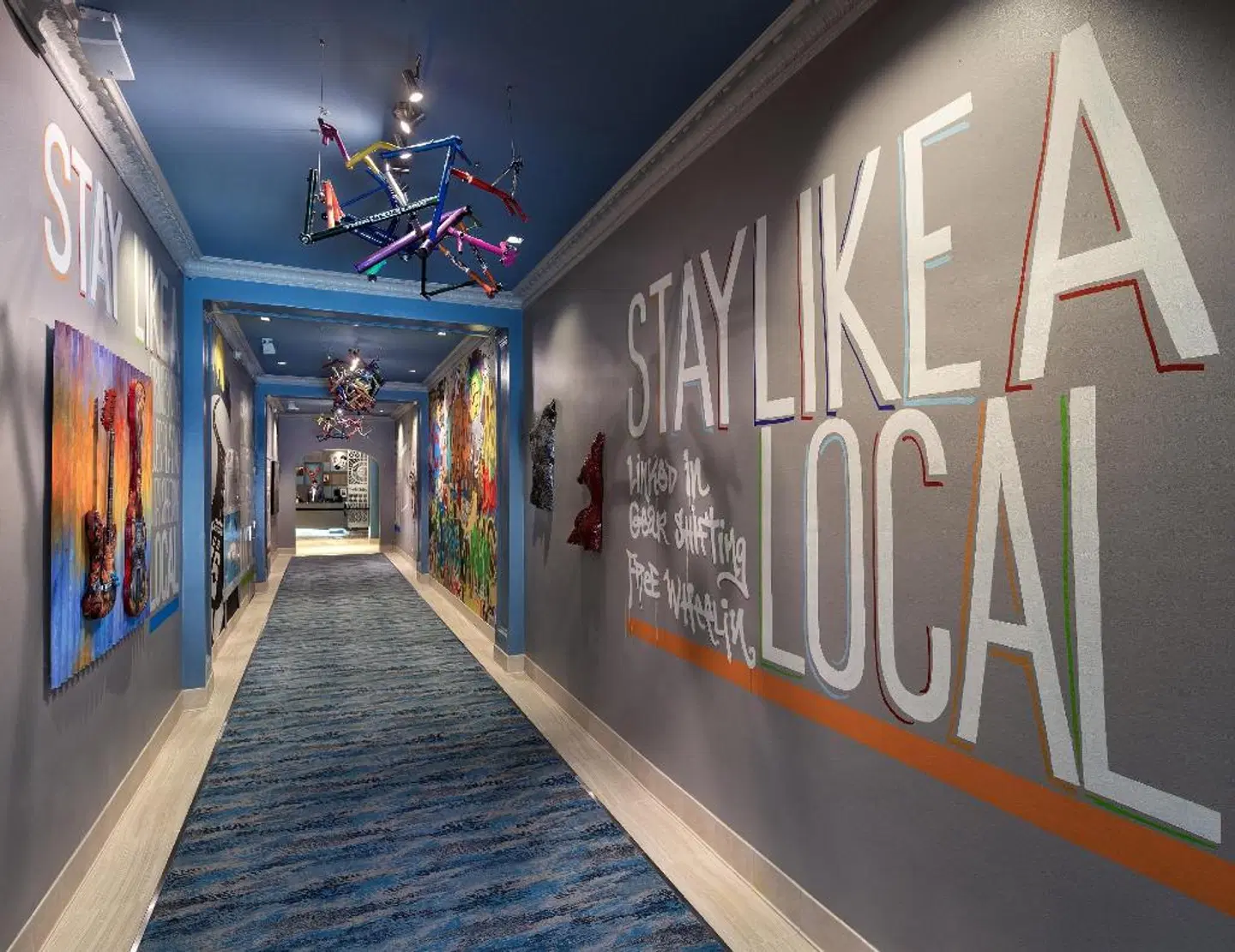 Hotel Versey Days Inn by Wyndham Chicago Hallenbad