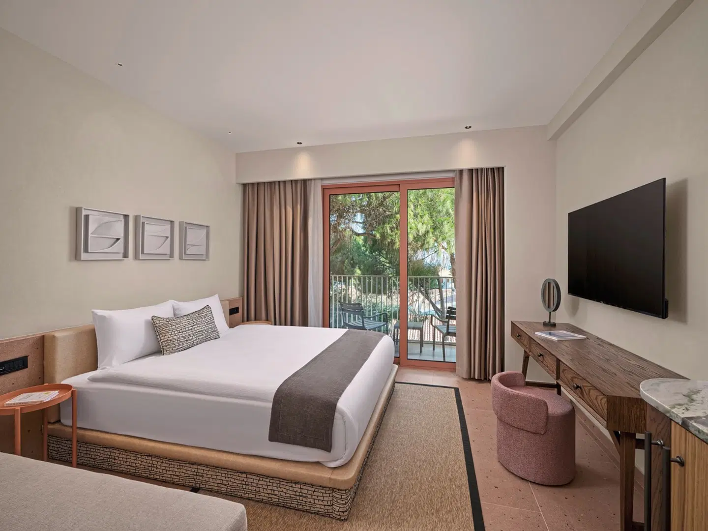 Paloma Grida ROOM_EXAMPLE