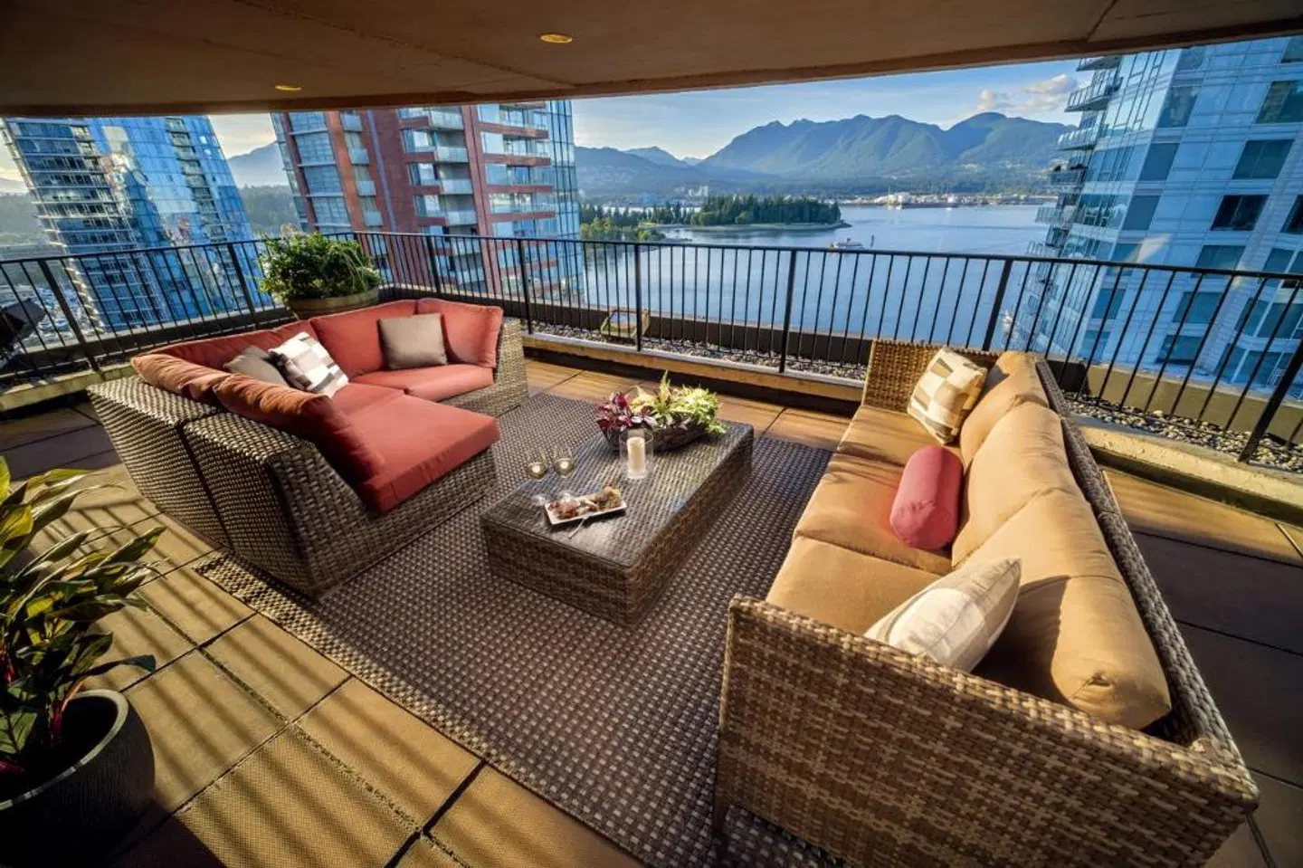 Pinnacle Hotel Vancouver Harbourfront Terrasse