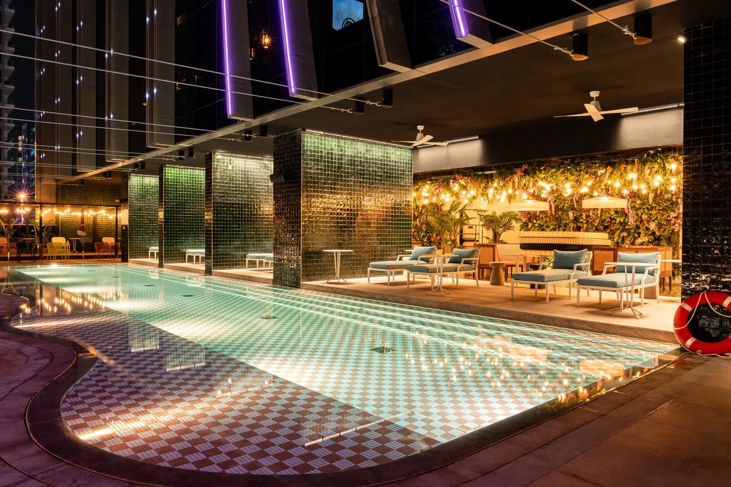 MAMA Shelter Dubai Hallenbad