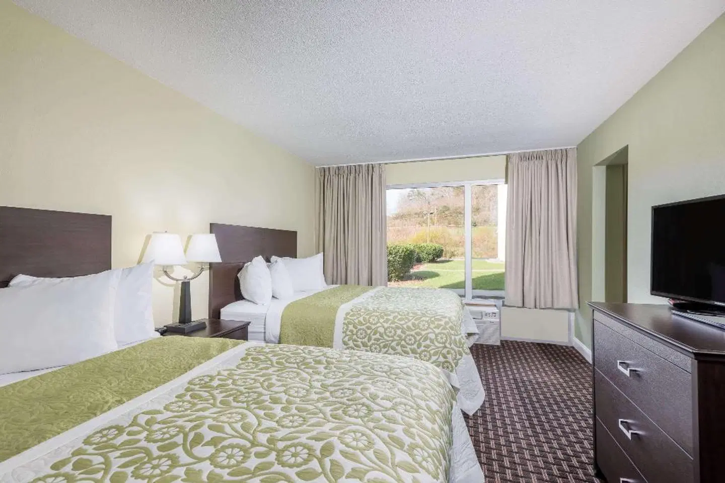 Days Inn Jellico - Tennessee State Line ROOM_EXAMPLE