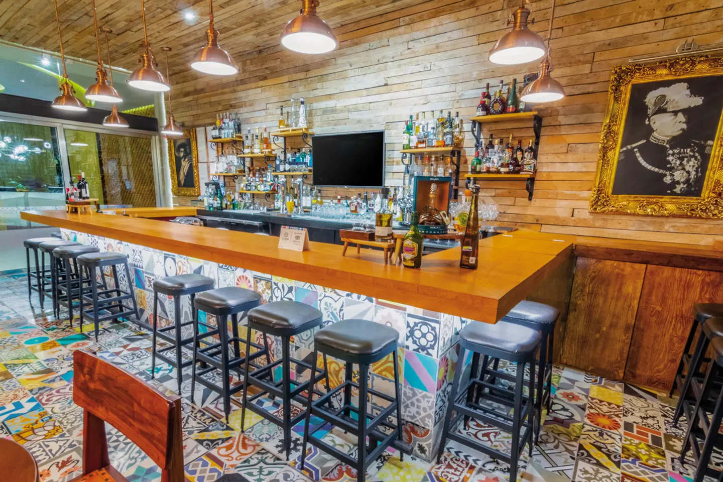 The Fives Downtown Hotel & Residences Bar