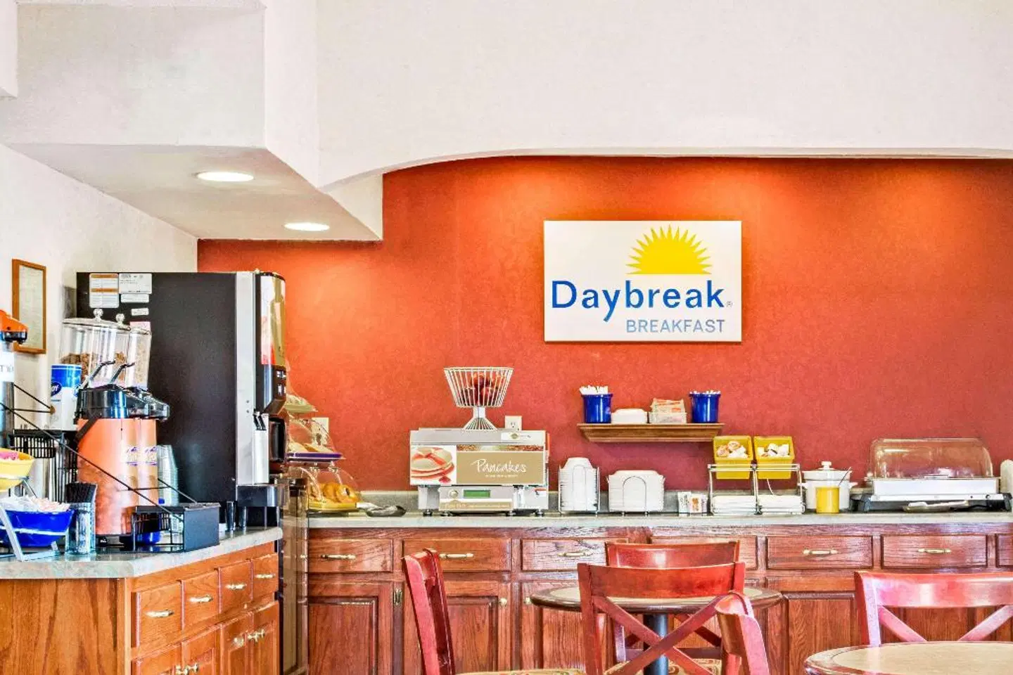 Days Inn - Covington Bar