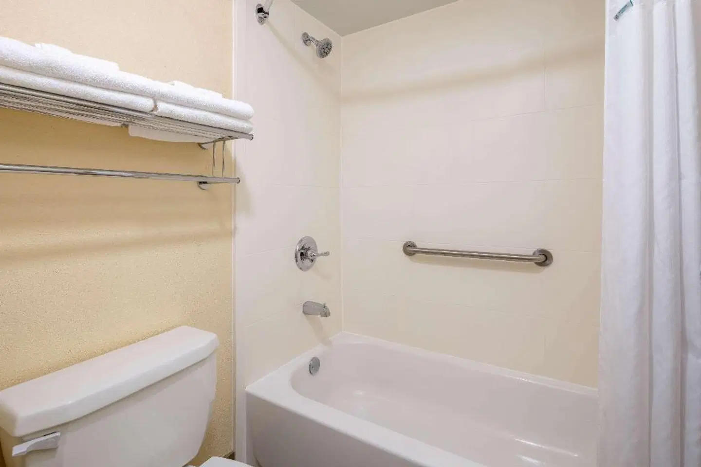 Days Inn by Wyndham Murphy Badezimmer