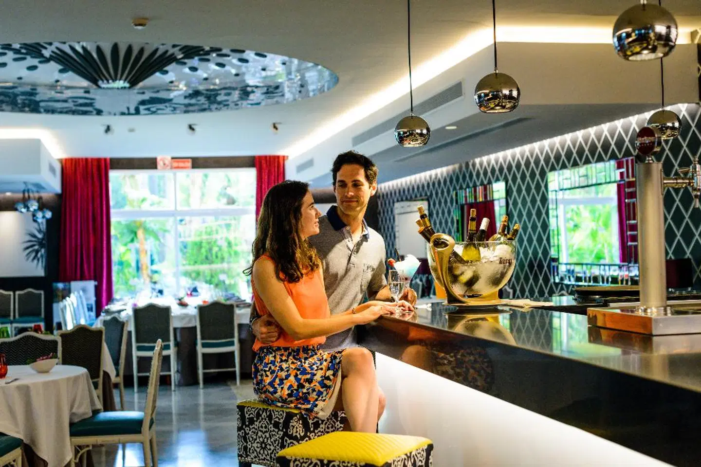 Aparthotel Monarque Sultán Bar