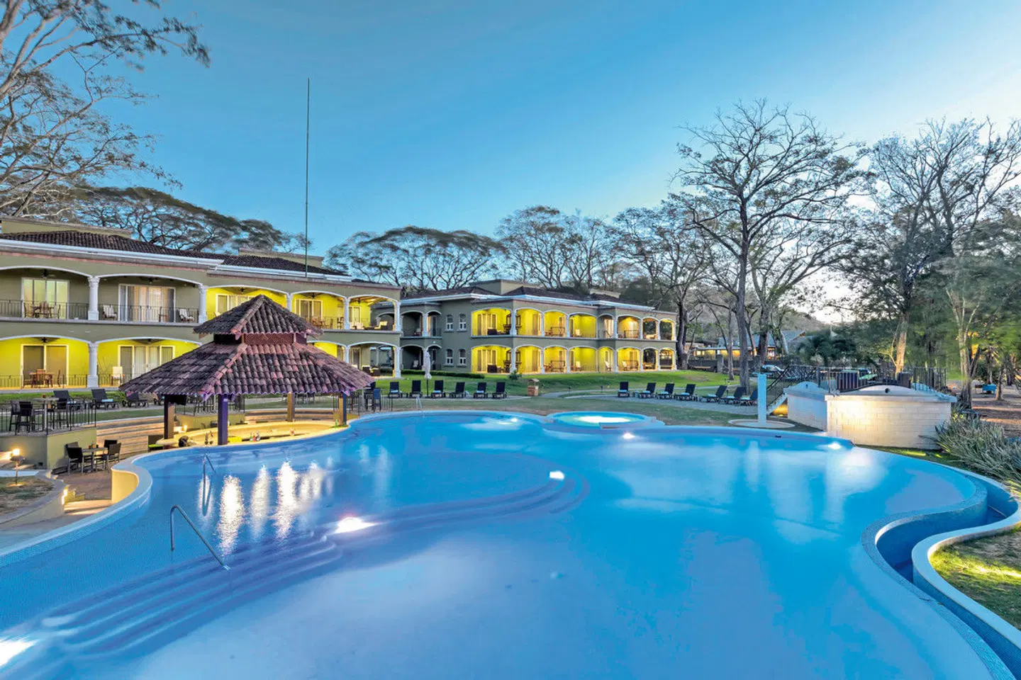 Casa Conde Beachfront Hotel OUTDOOR_POOL