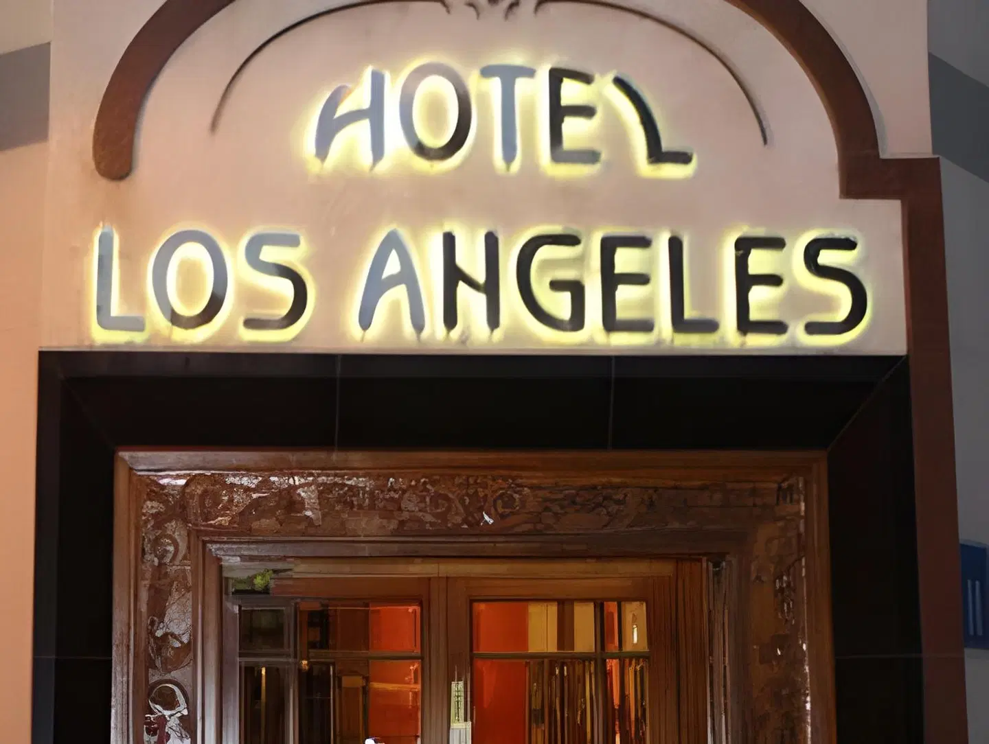 Los Angeles EXTERIOR