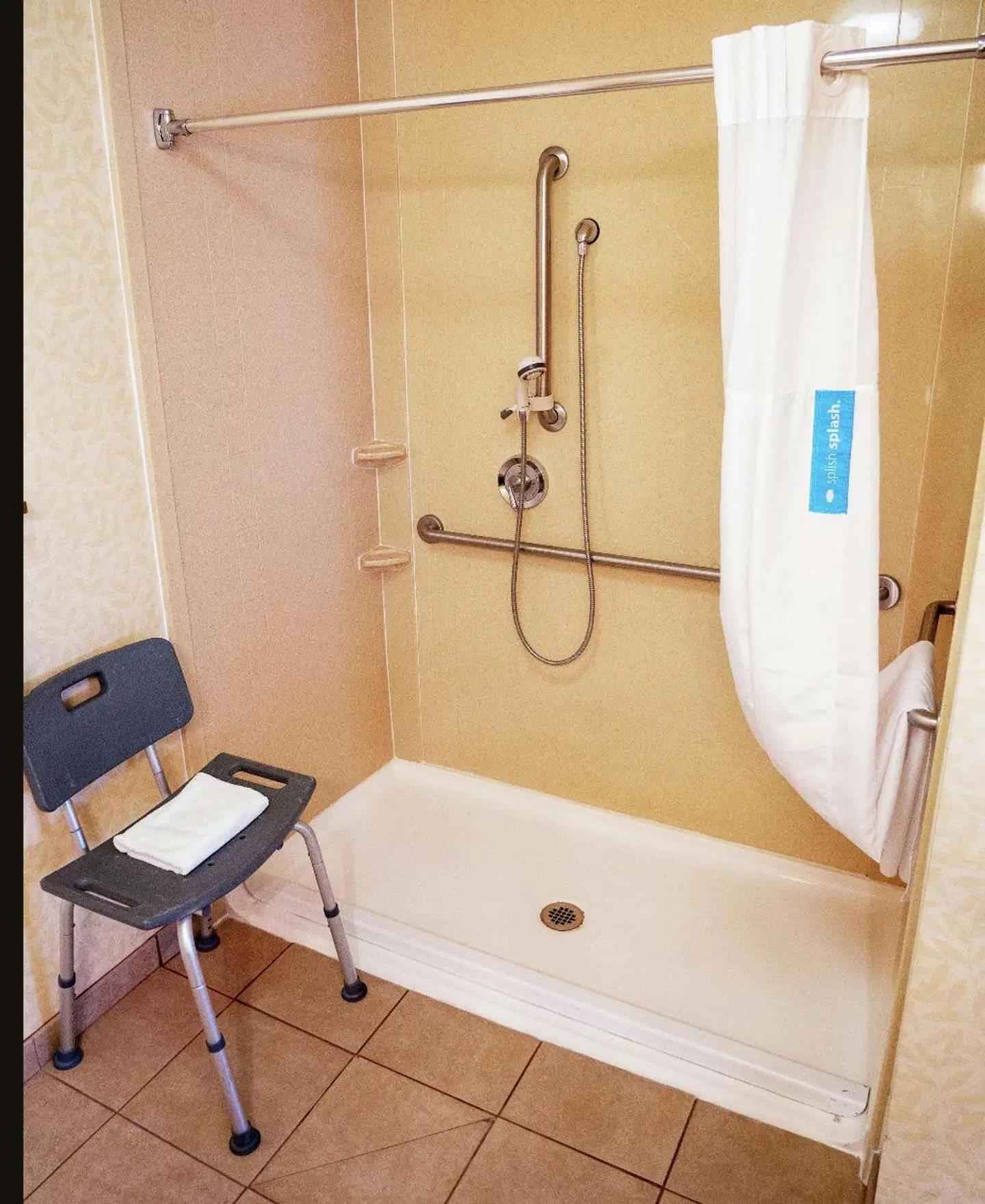 Hampton Inn Norco-Corona-Eastvale BATHROOM