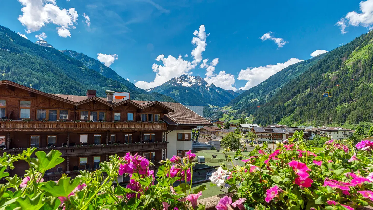 Sport & Spa Hotel Strass EXTERIOR