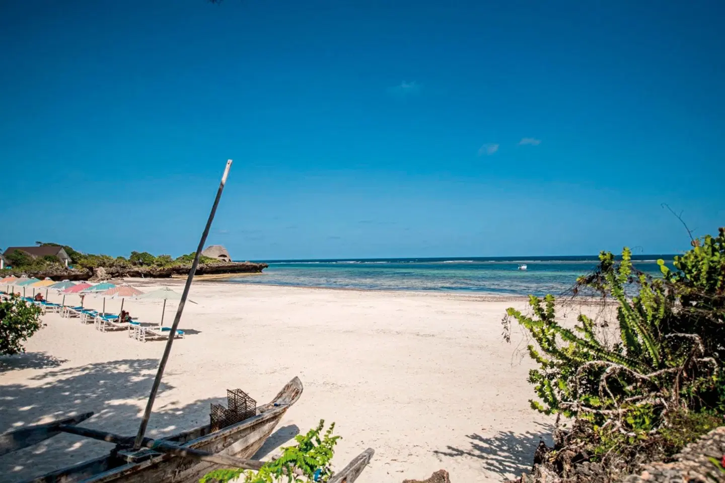 Chale Island Resort BEACH