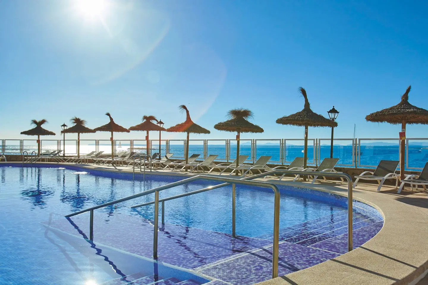 Universal Marques OUTDOOR_POOL