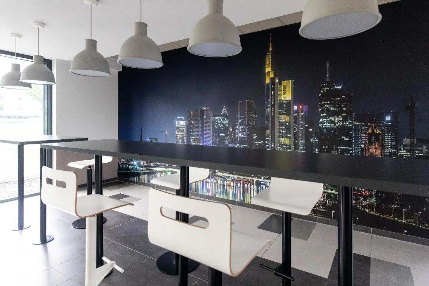 B&B Hotel Frankfurt-Airport Bar