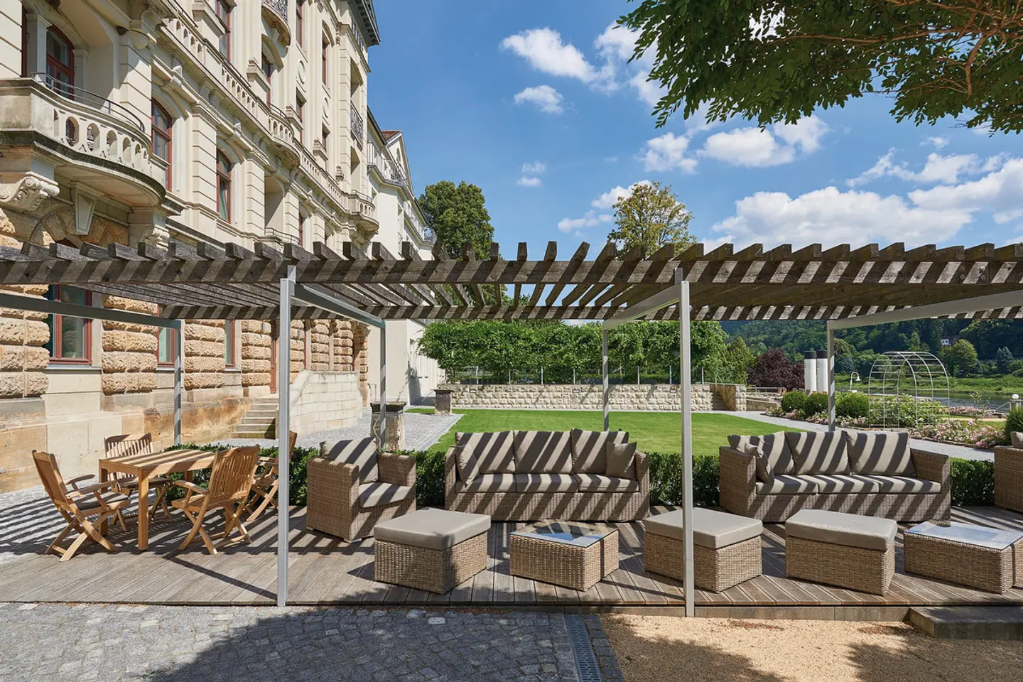 Hotel Elbresidenz an der Therme Bad Schandau Terrasse