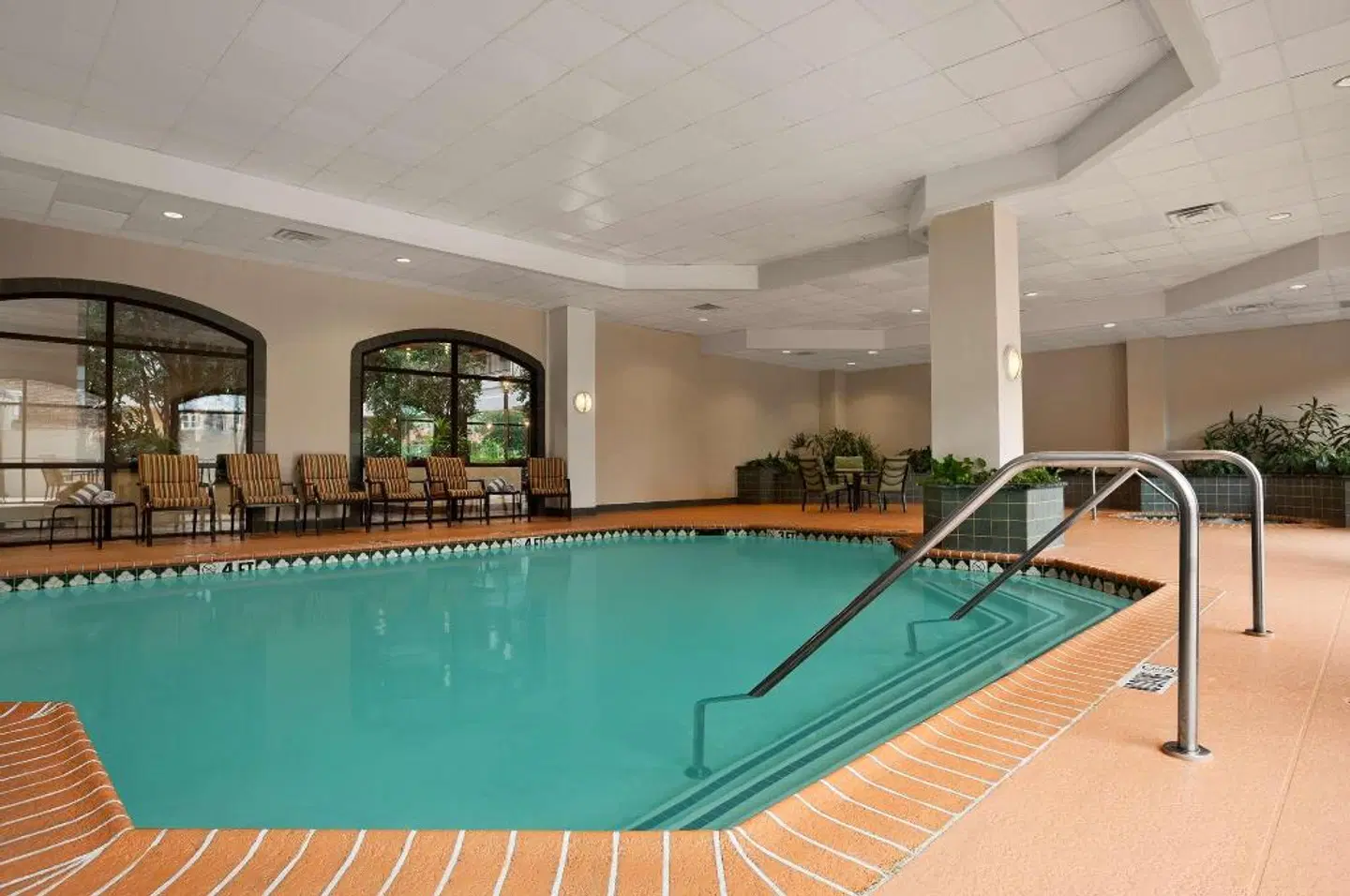 Embassy Suites by Hilton Dallas - Near the Galleria Hallenbad