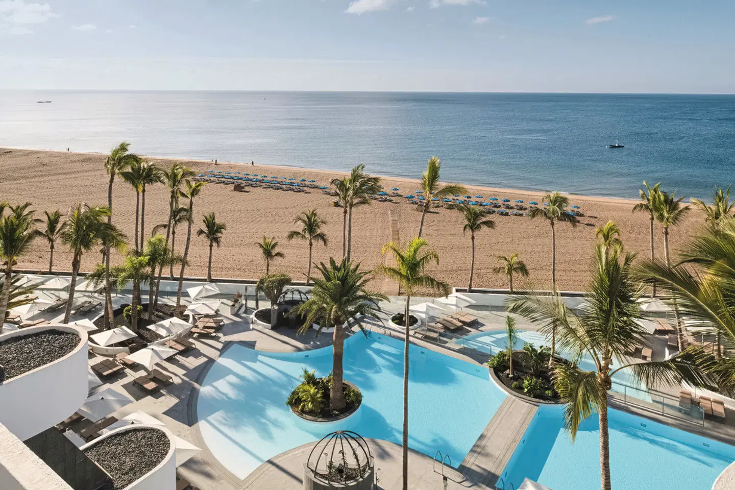 Plus Fariones Suite Hotel OUTDOOR_POOL