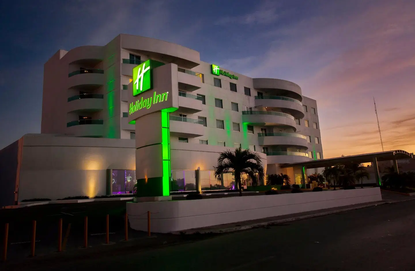 Holiday Inn Campeche EXTERIOR