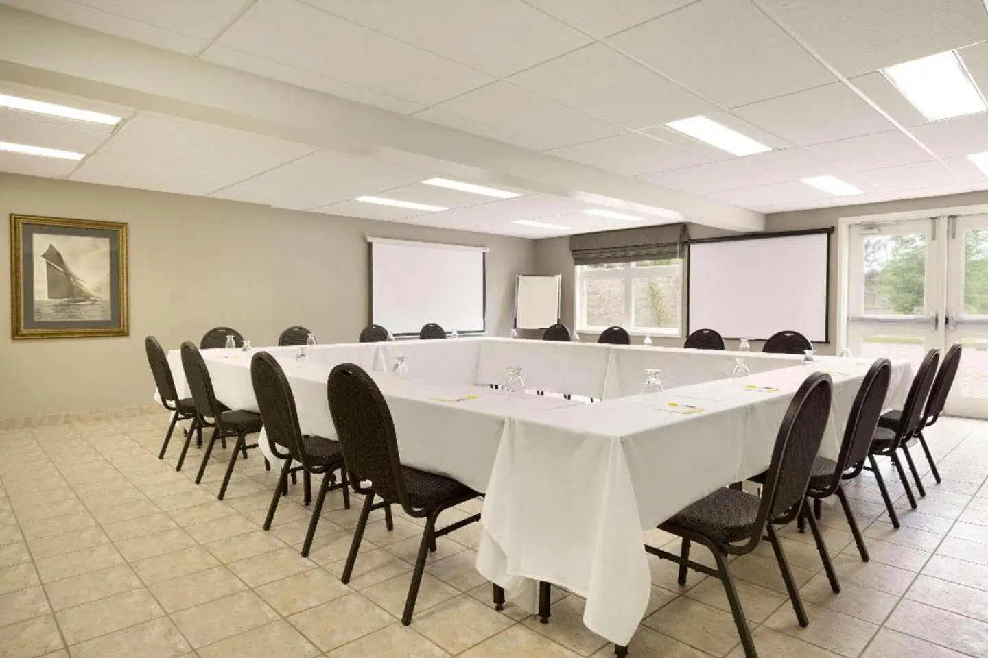 Days Inn by Wyndham Orillia CONFERENCE