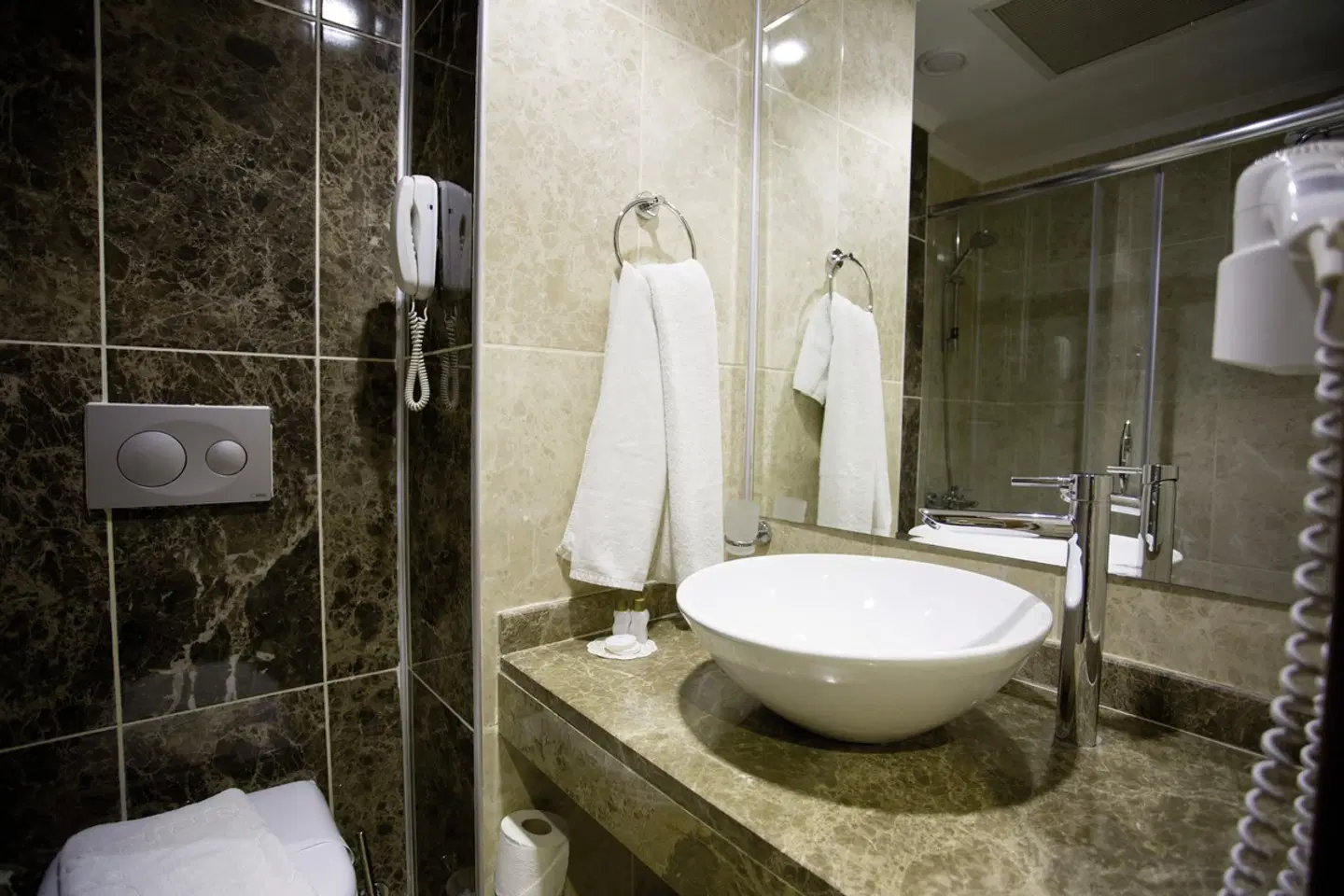 Sun Club Side Hotel BATHROOM