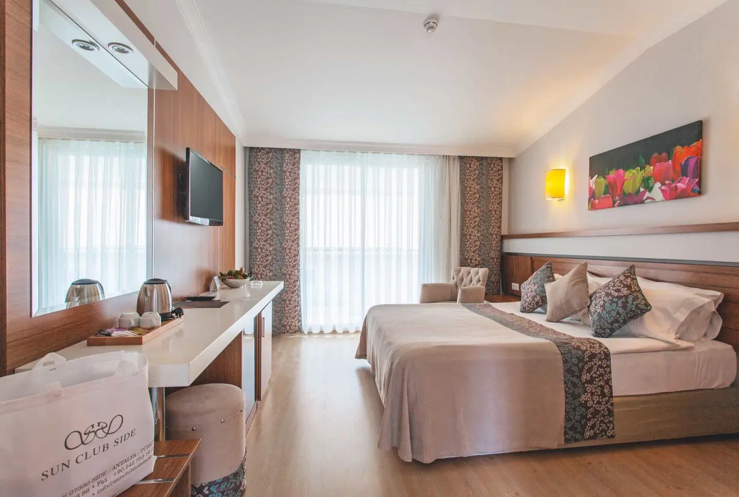 Sun Club Side ROOM_EXAMPLE