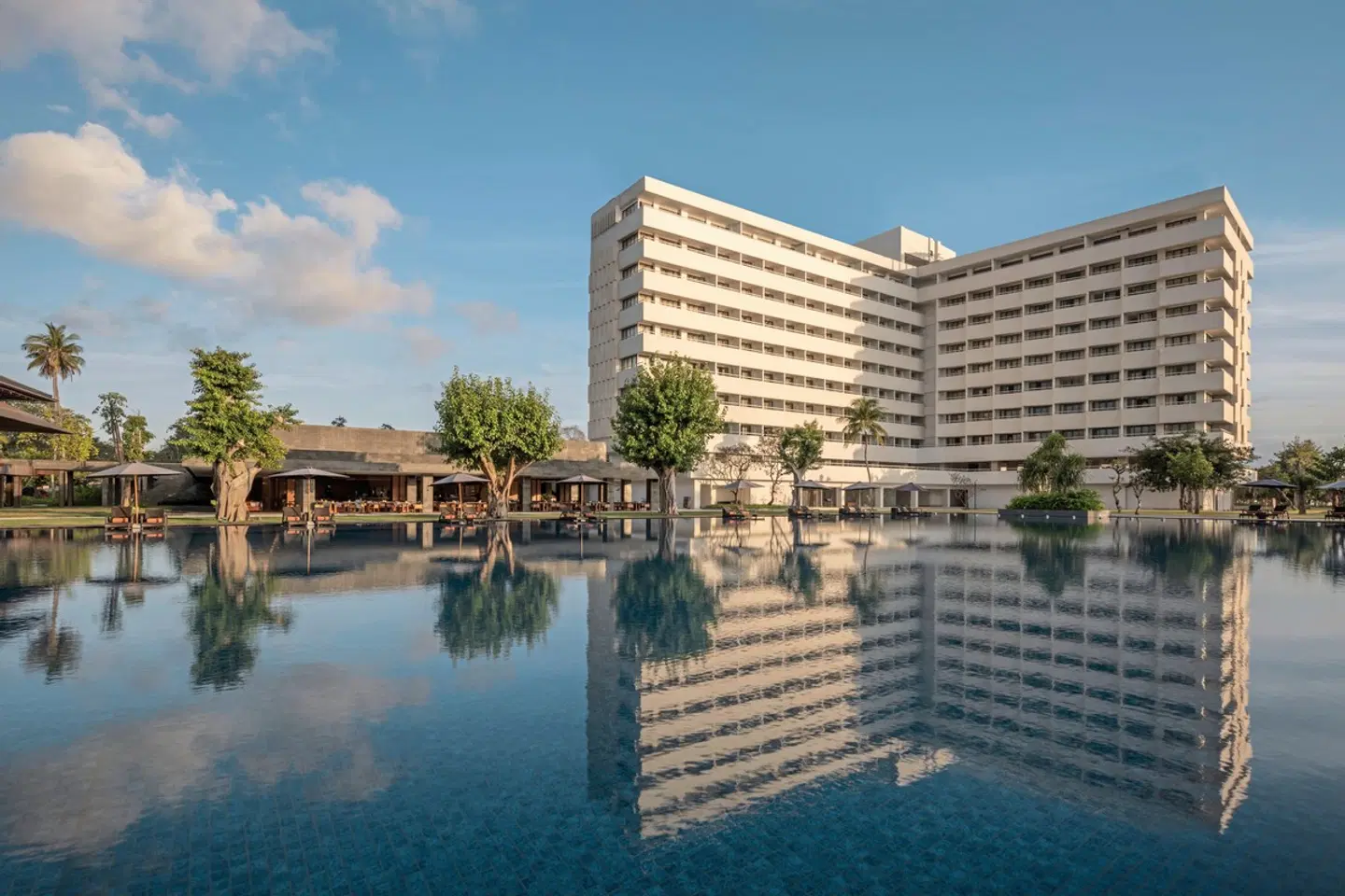 Bali Beach Hotel Sanur OUTDOOR_POOL
