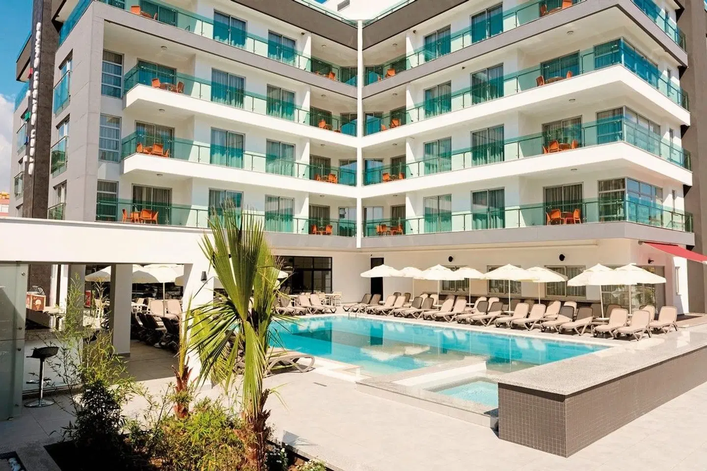 Green Garden Suites Hotel INDOOR_POOL