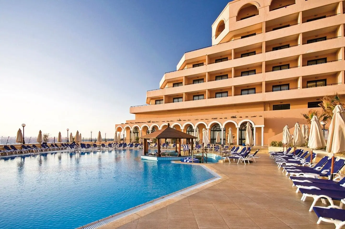 Radisson Blu Resort St. Julian's OUTDOOR_POOL