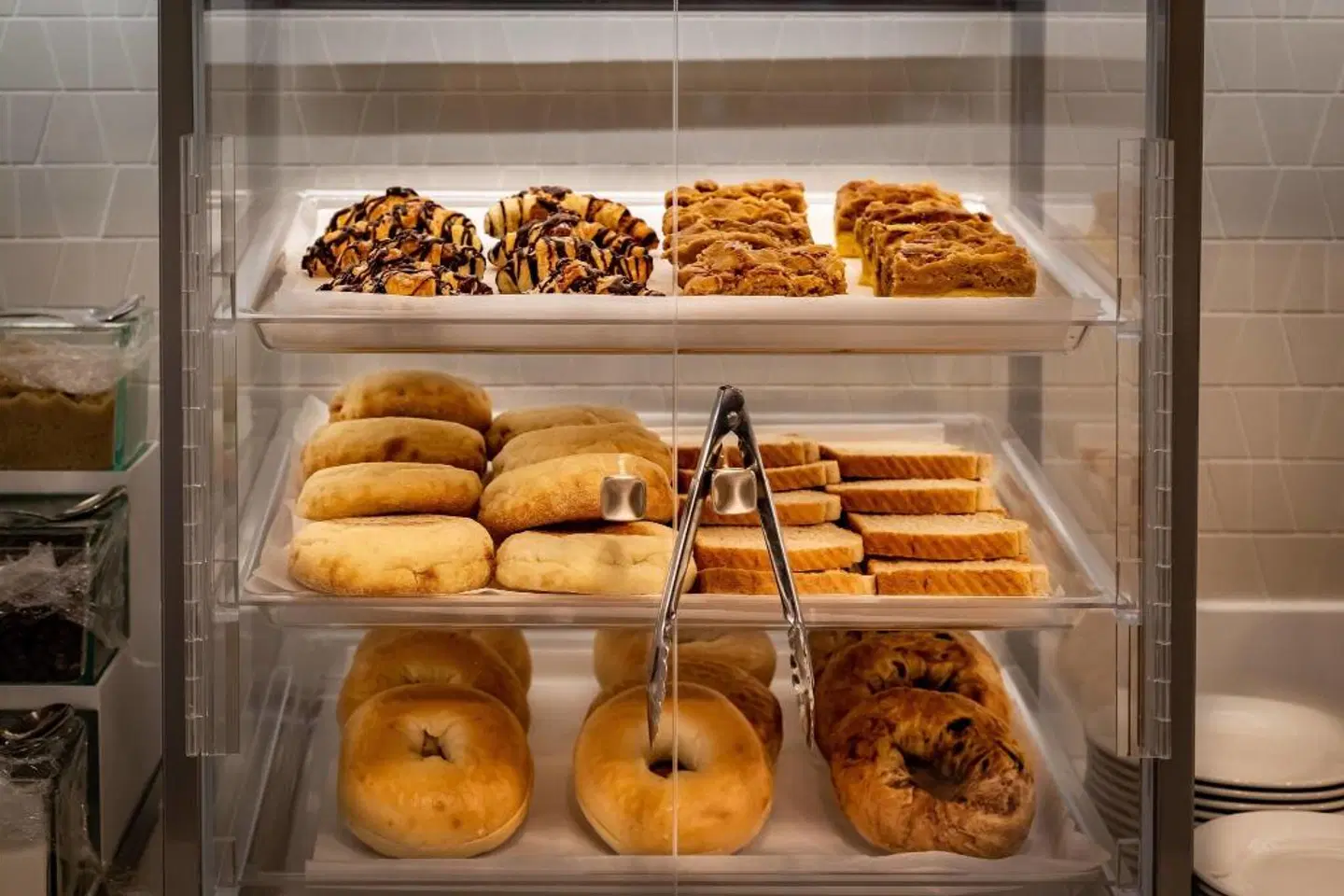 Residence Inn by Marriott Dallas at The Canyon Restaurant