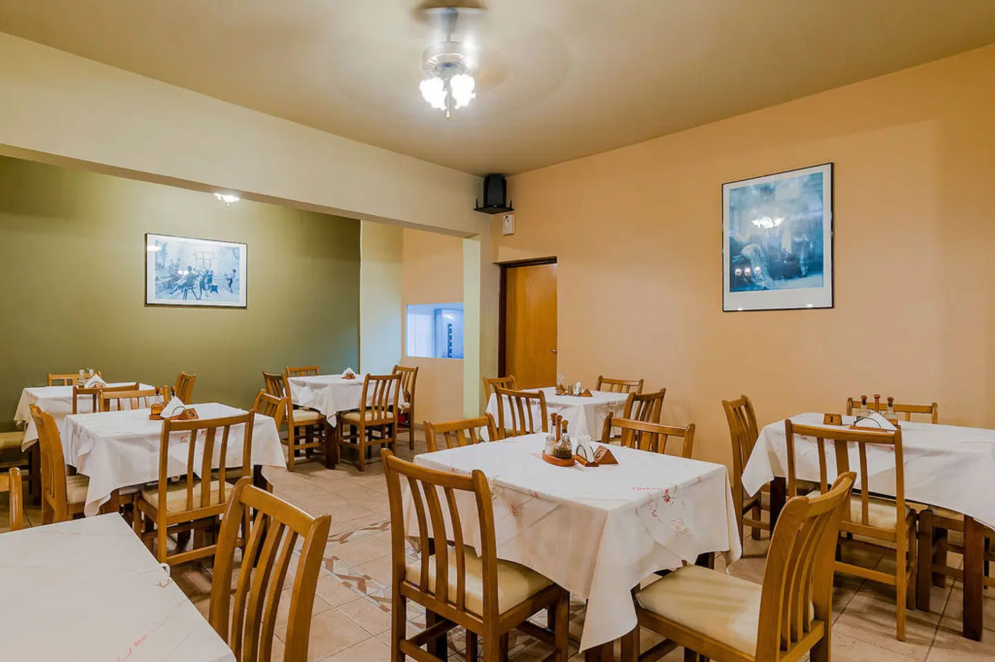 Esmeralda Hotel Restaurant