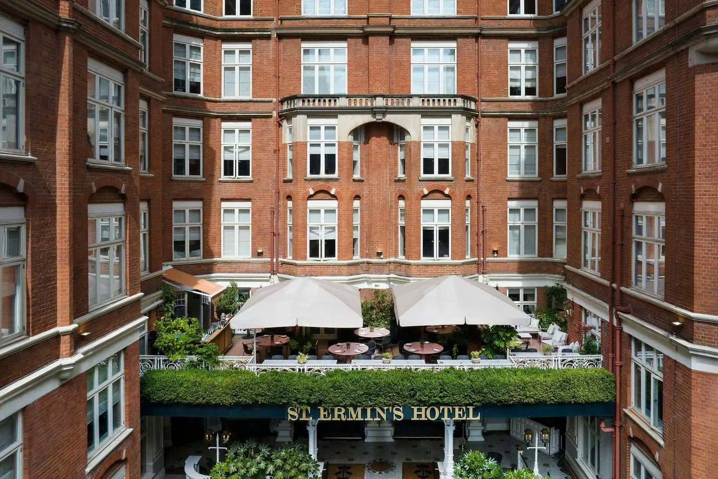 St. Ermin's Hotel, Autograph Collection GARDEN