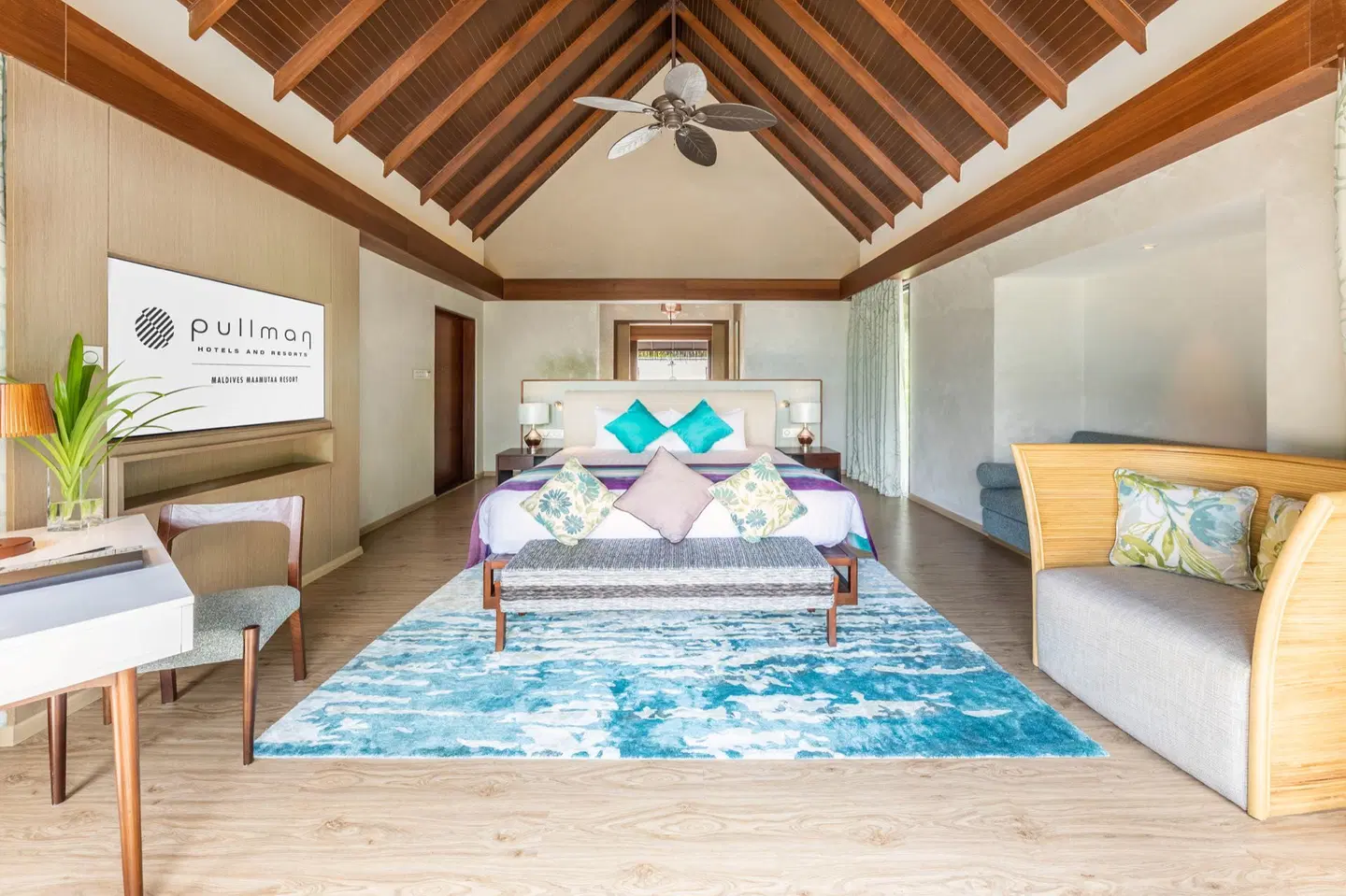 Pullman Maldives Maamutaa Resort Hallenbad