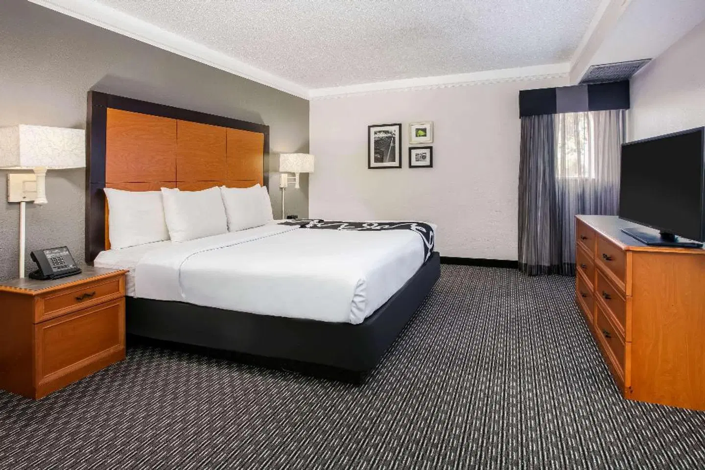La Quinta Inn by Wyndham Dallas Uptown ROOM_EXAMPLE