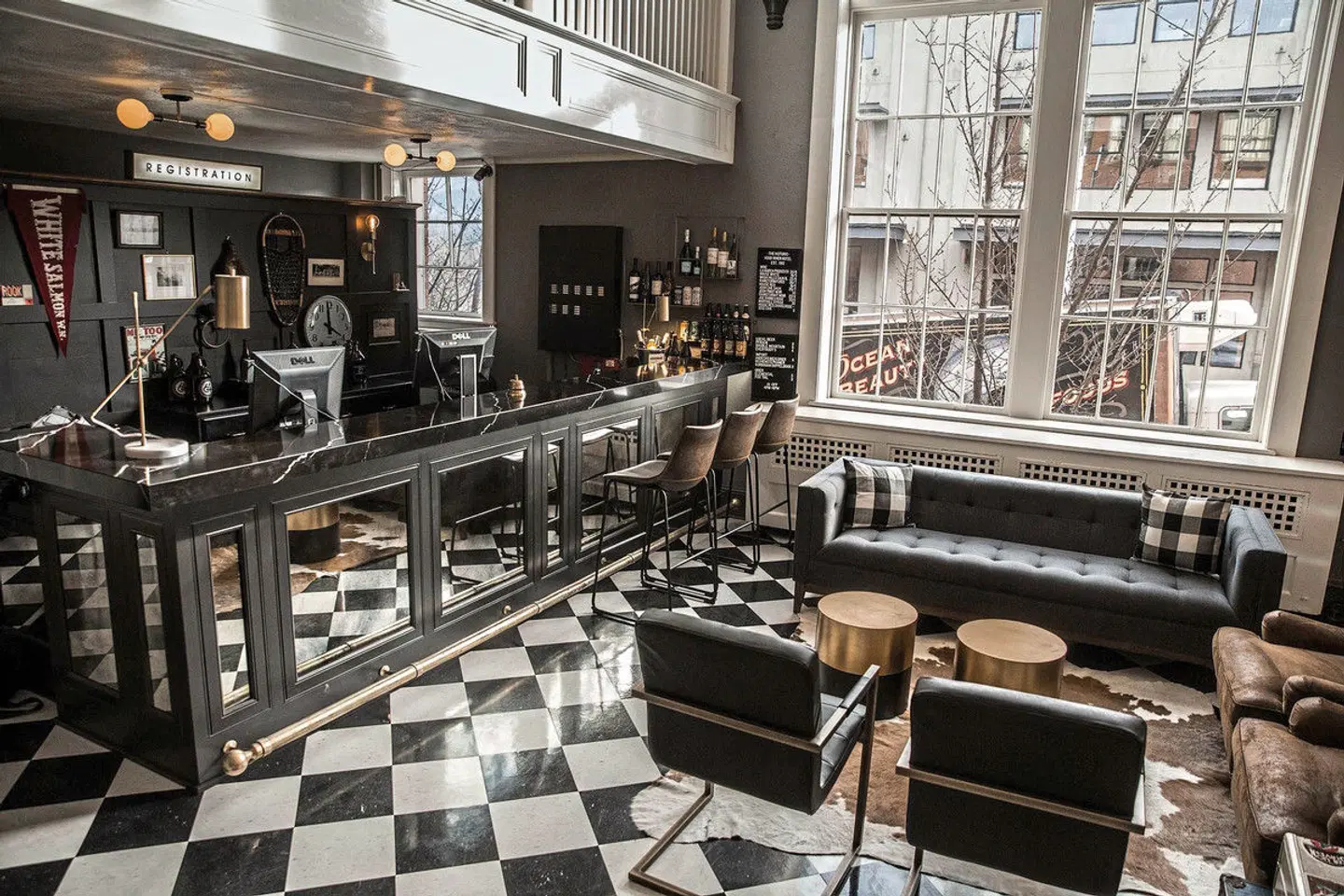 Hood River Hotel Bar