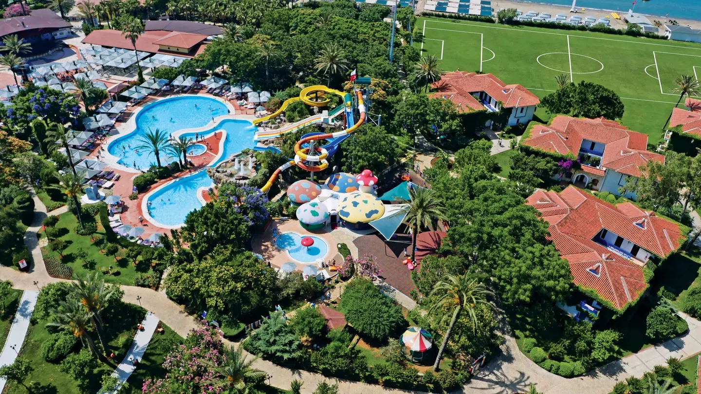 Belconti Resort Hotel OUTDOOR_POOL