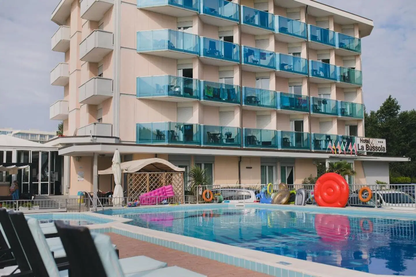 La Bussola OUTDOOR_POOL