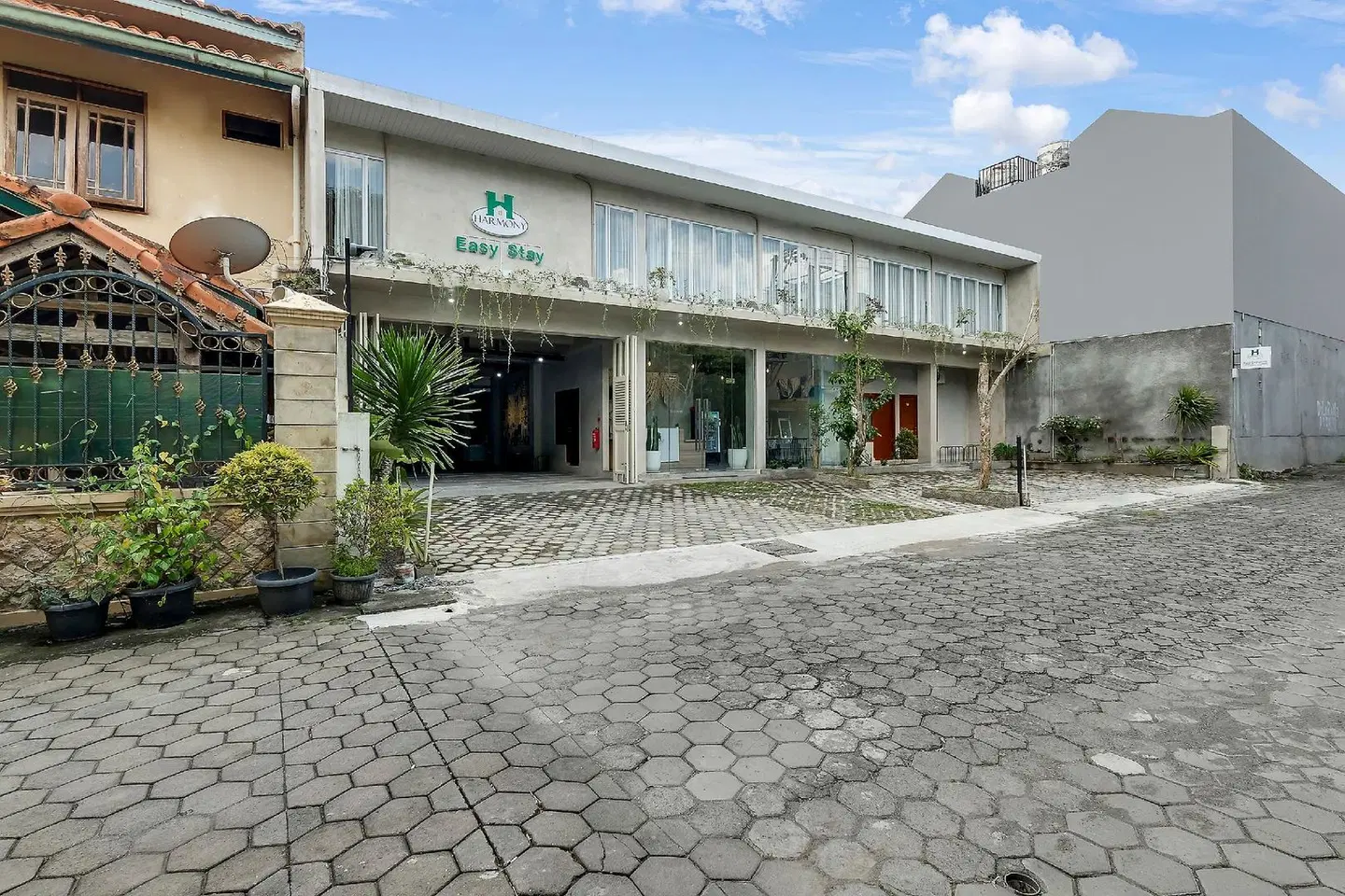 OYO Flagship 90983 Harmony Easy Stay EXTERIOR