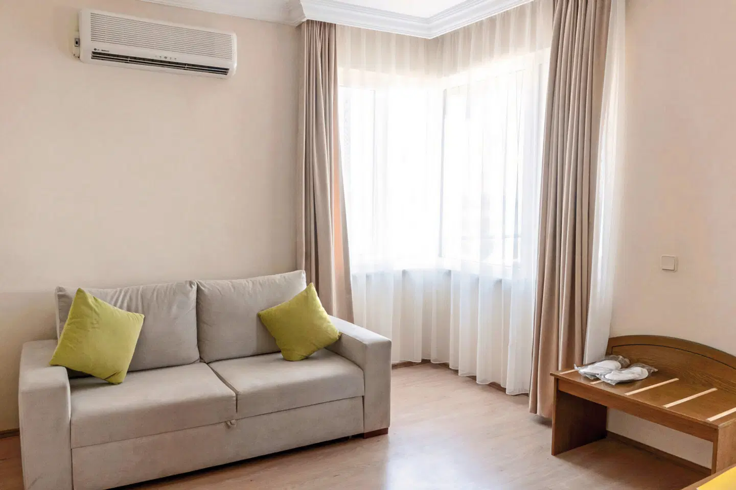 Side Bay Hotel ROOM_EXAMPLE