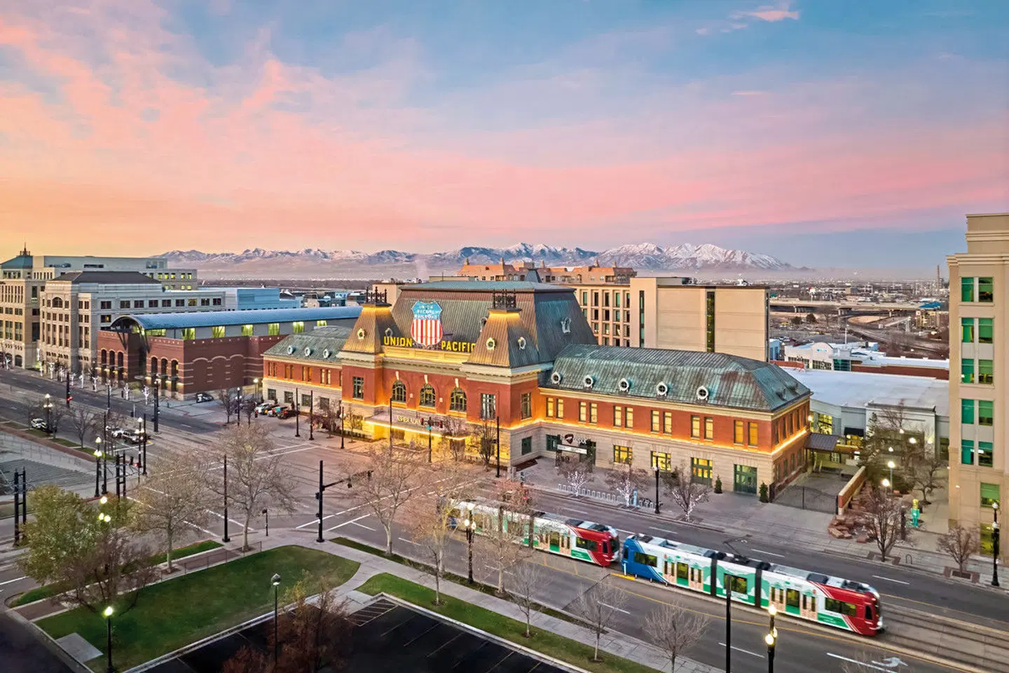 Asher Adams, Autograph Collection EXTERIOR