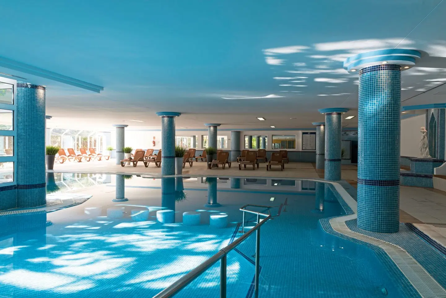 Mariant Park INDOOR_POOL