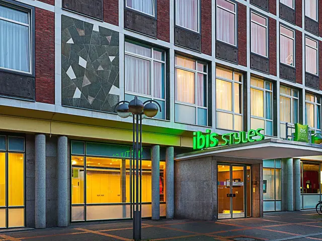 ibis Styles Bochum Hauptbahnhof EXTERIOR